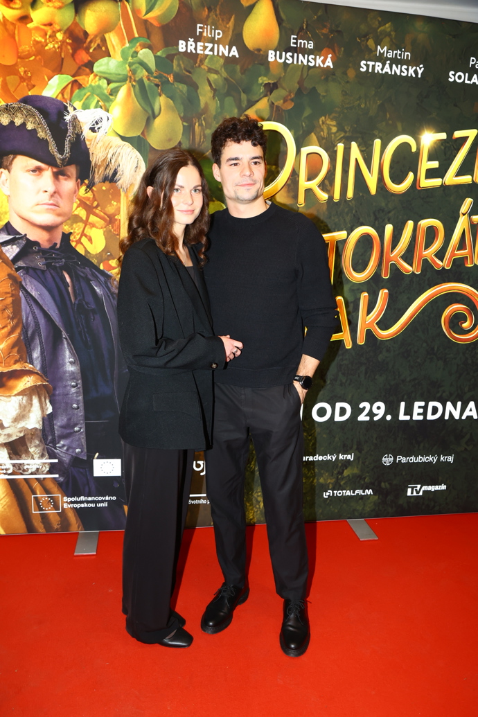 FOTO: Filip Březina s přítelkyní. – stránka 78