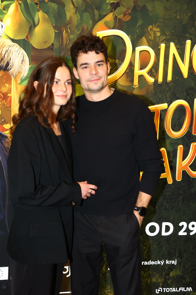 FOTO: Filip Březina po boku krásné přítelkyně. – stránka 77