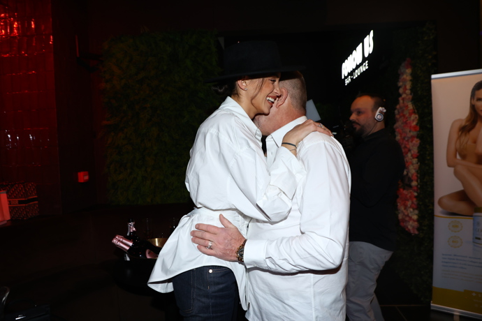 FOTO: Daniela Zálešáková s manželem působili zamilovaně. – stránka 8