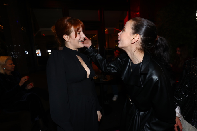 FOTO: Kateřina Bláhová a Debbi Brown. – stránka 1