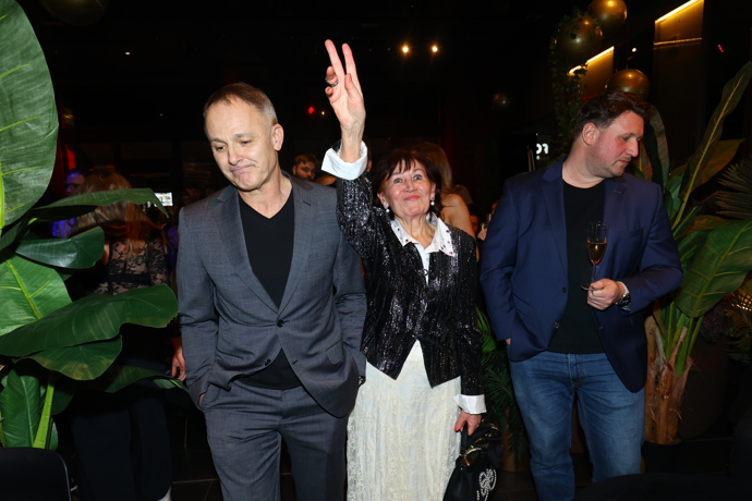 FOTO: Po křtu se uskutečnila party. – stránka 68