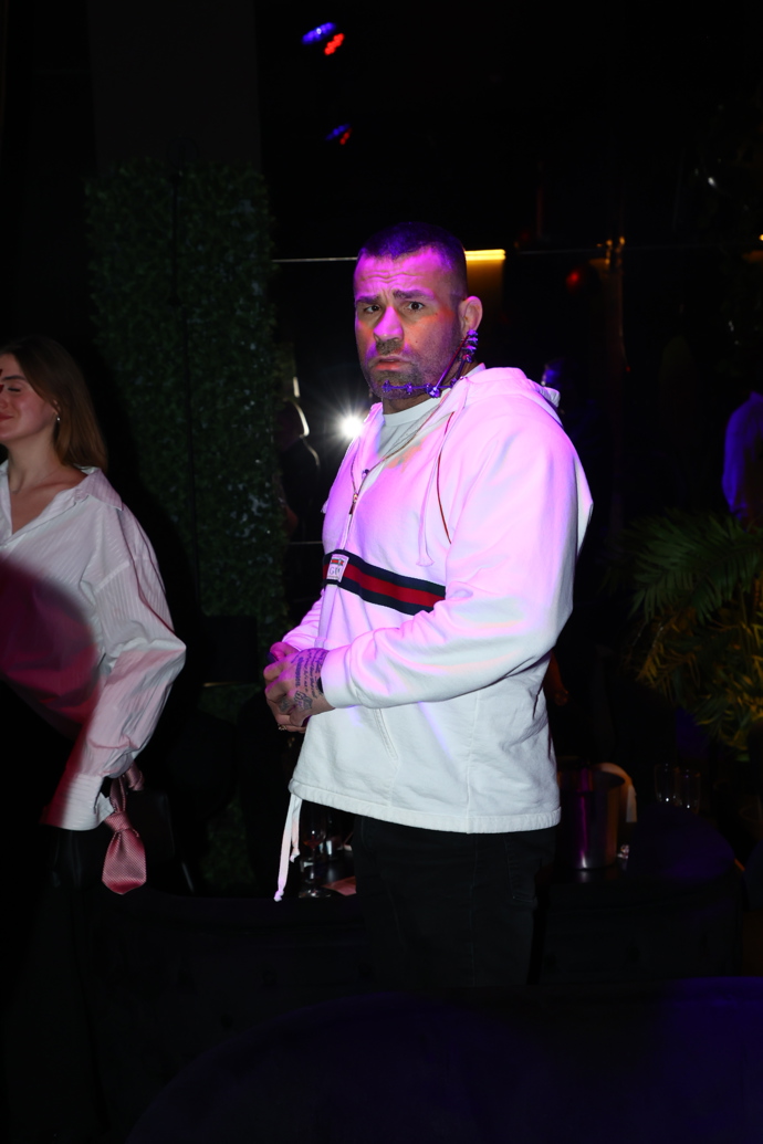 FOTO: Dorazil i Karlos Vémola. – stránka 22