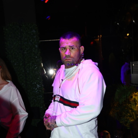 MMA zápasník Karlos Vémola přišel na křest knihy Andrey Verešové.