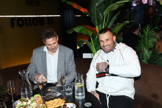 FOTO: Karlos Vémola se skvěle bavil s Jaromírem Jágrem. – stránka 3