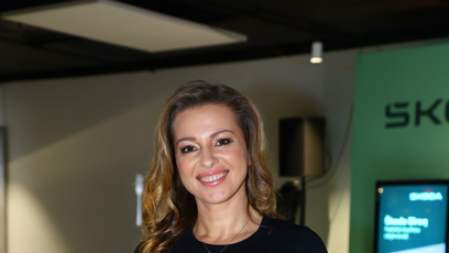 FOTO: Inna zvolila elegantní černé šaty.