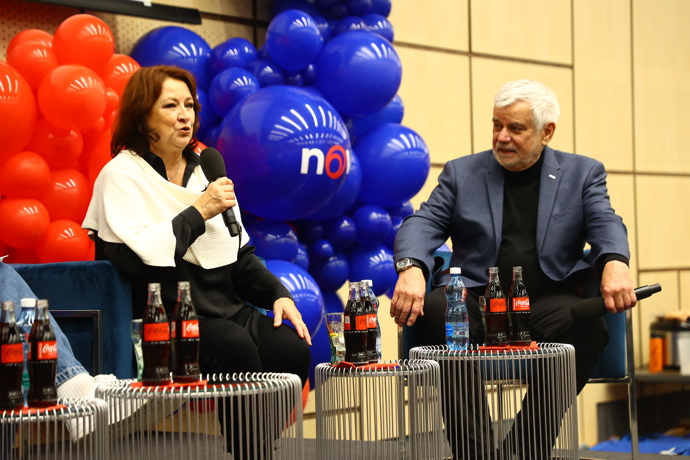 FOTO: Zlata Adamovská a Petr Štěpánek. – stránka 17