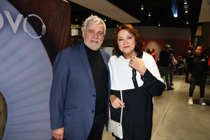 FOTO: Petr Štěpánek a Zlata Adamovská. – stránka 10