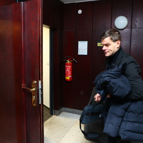 Herec a režisér Adam Kraus dorazil na restart svého trestního soudu.