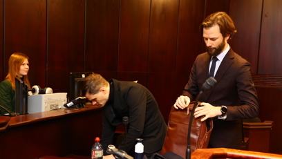 FOTO: Adam Kraus se svým obhájcem.