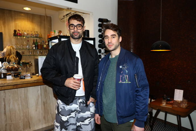 FOTO: Herec přiznal, že sledovat vlastní filmy je pro něj doslova utrpení. – stránka 6