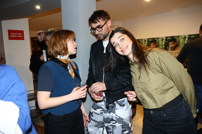 FOTO: Na premiéře panovala příjemná atmosféra. – stránka 8