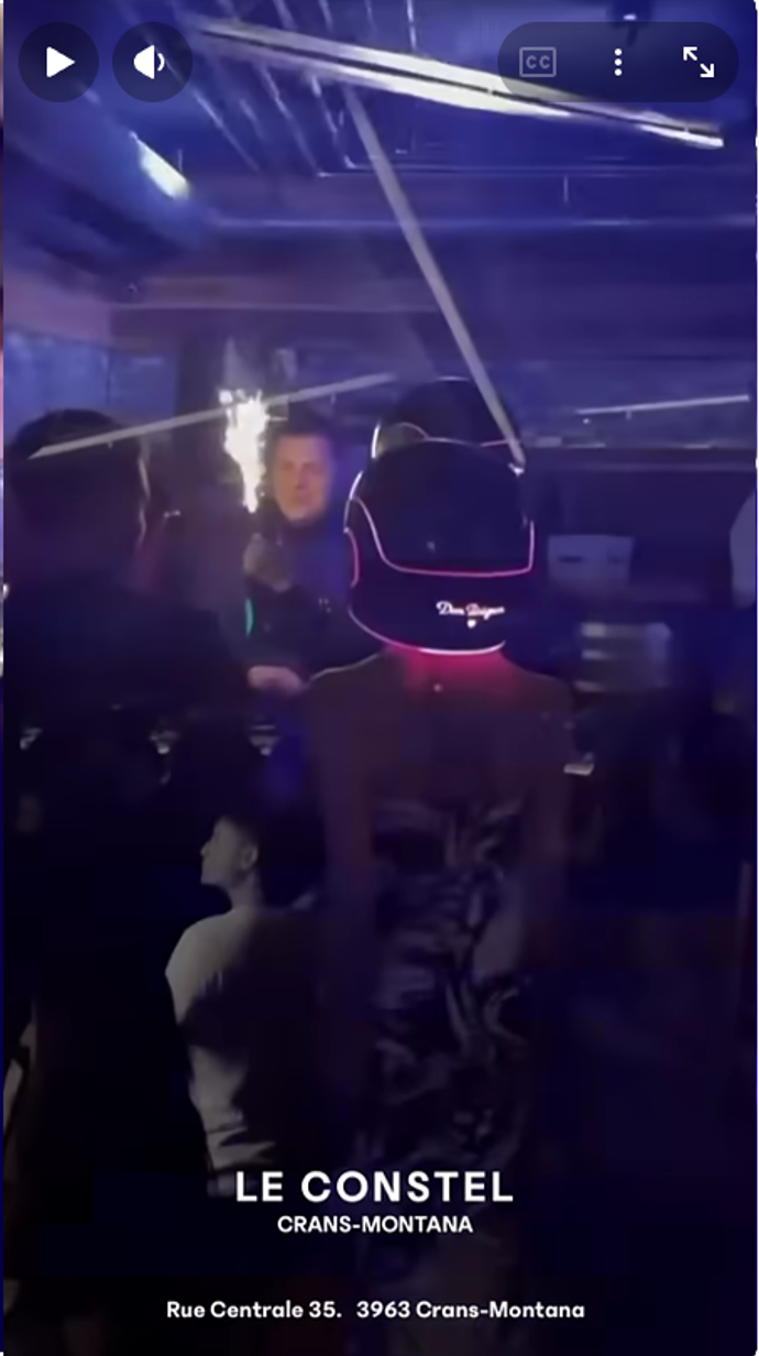 FOTO: Klub  Le Constellation vyhořel.