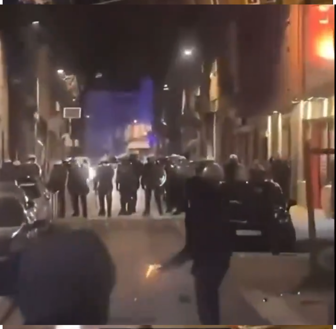 FOTO: Policisté se jen bránili. – stránka 9