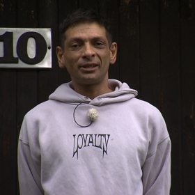 Manžel Míra je na mateřské dovolené.