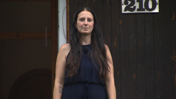 FOTO: Martina pracuje na čerpací stanici. – stránka 7