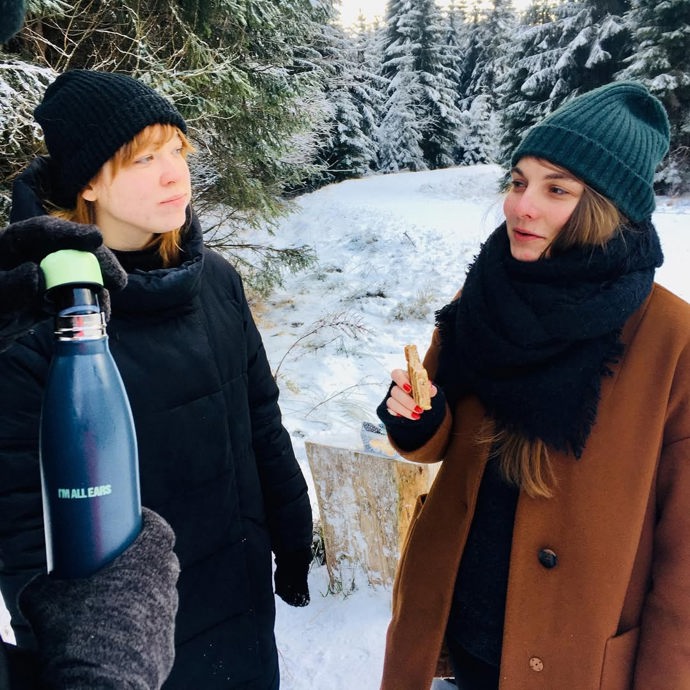 FOTO: Svůj volný čas tráví s kamarádkami. – stránka 2