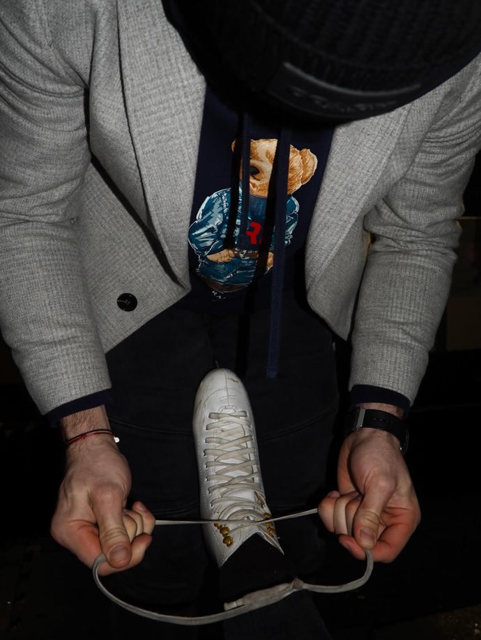 FOTO: Pár šel jak jinak než bruslit. – stránka 6