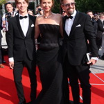 Maxmiliánovi to v obleku velice slušelo. 