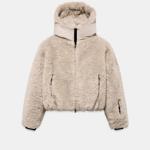 Krátký kabát z umělé kožešiny s kapucí, Zara, 2799 Kč