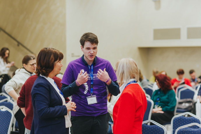 FOTO: Tadeáš Říha prosí ve sbírce o pomoc.