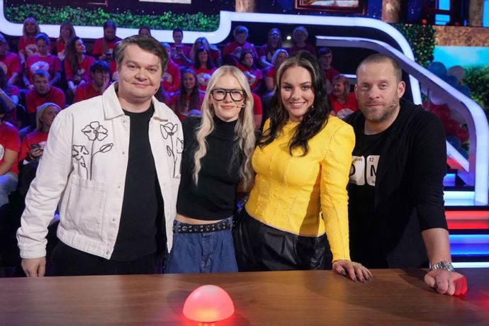 FOTO: Ewa přivedla své kolegy – zpěvačku Annet X a muzikanta Honzu Vávru. Ti společně s kapitánem Jakubem Prachařem vytvoří tým – stránka 1