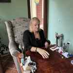 Kartářka všem doporučuje začít u návštěvy rodinných konstelací. Jedině tak se podle ní můžeme zbavit zátěže předané geny. 