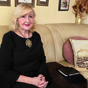 Naše nejznámější kartářka Dagmar Kludská vyrůstala v cirkusovém prostředí. 