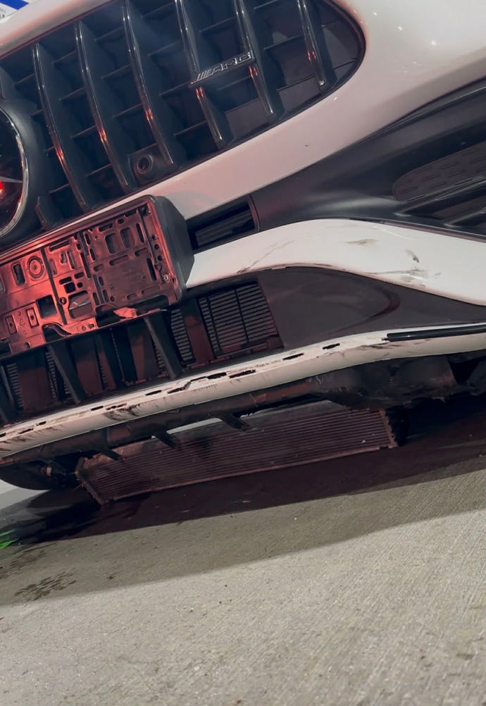 FOTO: Jan Michálek měl dopravní nehodu. – stránka 4