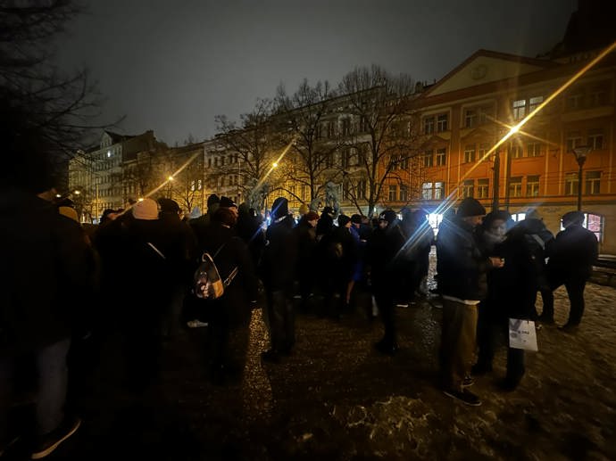 FOTO: Na speciální prohlídku s heroinovou Katkou dorazila řada lidí.