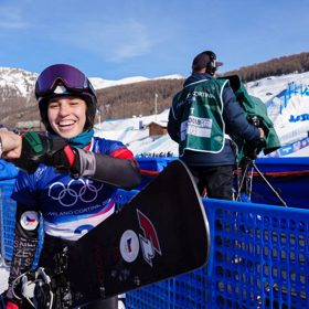 Zuzana Maděrová vybojovala zlatou medaili v paralelním obřím slalomu na zimních olympijských hrách.