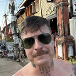 Svoji novou image pojmenoval jako "look německého pornoherce z 80. let". 