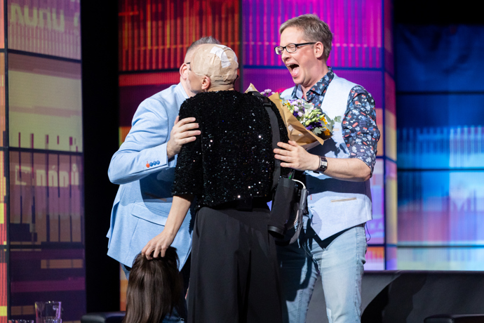 FOTO: K narozeninám Laďce pogratuloval i  Aleš Cibulka a Michal Jagelka. – stránka 1