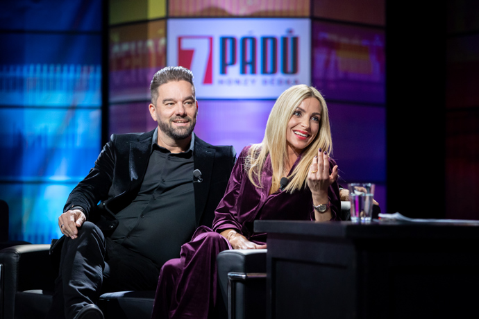 FOTO: Petr Švancara s krásnou manželkou Kamilou. – stránka 4