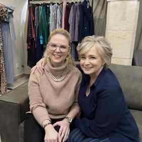 Herečka Jana Nagyová přizvala Lifee na fitting svých plesových šatů od návrhářky Martiny Pipkové Loudové. 