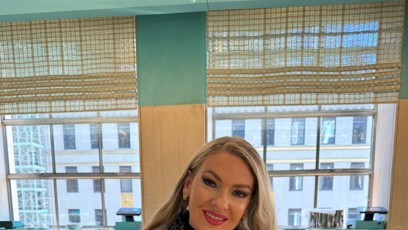 FOTO: Zamilovaný pár se ubytoval v ikonickém hotelu Plaza a užil si i slavný čaj o páté.