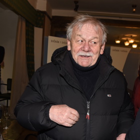 Nejvíce mu chybí synové. Je s nimi v omezeném kontaktu.