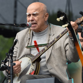 Velmi tím potěšil své vnučky.