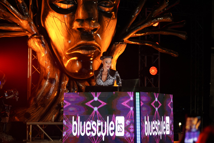 FOTO: Andrea Pomeje hraje po celém světě. – stránka 18