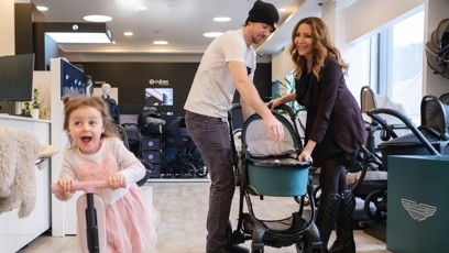 FOTO: U výběru kočárku nemohla chybět ani zpěvačky starší dcera.