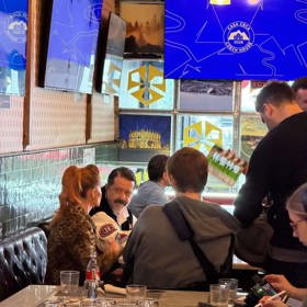 Nechyběli ani hlavní hrdinové a štáb. 