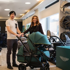 Olga Lounová s partnerem vybrali kočárek pro dceru Vivien.