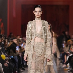 Rézi Simons na přehlídce Elie Saab.