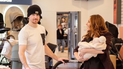 FOTO: Olga Lounová si vybrala nový kočárek.