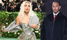 Kim Kardashian má randit s Lewisem Hamiltonem.