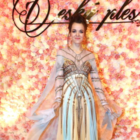 Liliana Khousnoudtinová okouzlila v orientálních šatech z dílny Blanky Matragi. 