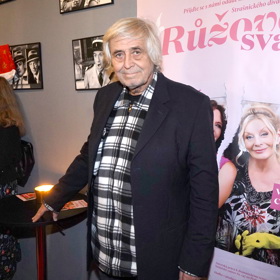 S pohádkovou Zlatovláskou, Jorgou Kotrbovou, vydržel pět let.