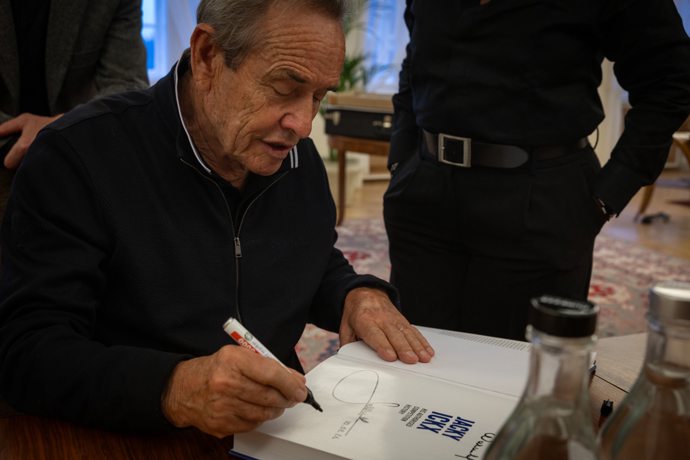 FOTO: Petr Pavel se na Hradě setkal s belgickým sportovcem Jackem Ickxem. – stránka 4