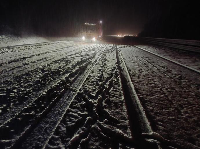 FOTO: Dálnice D1 je v oblasti Vysočina nesjízdná. – stránka 11