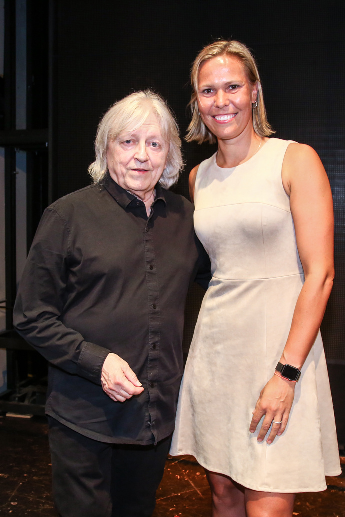 FOTO: Někdejší tenistka Lucie Hradecká a zpěvák Václav Neckář. – stránka 1