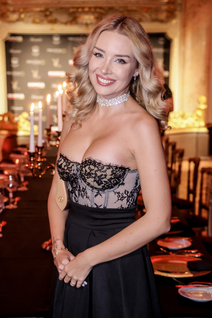 FOTO: Nicole Šáchová. – stránka 25